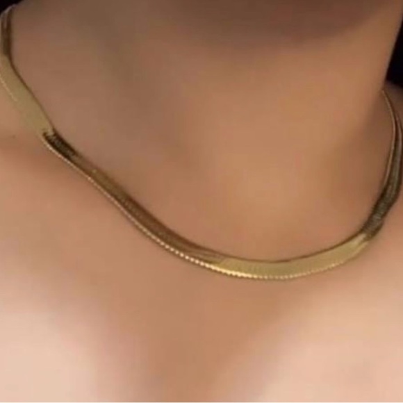 Jennifer Zeuner 14K Gold Plated Herringbone 16” Chain with 2”Extender! - Picture 3 of 8